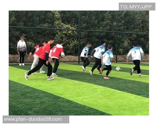 成都大丰足球培训班助力青少年成长培养足球梦想与团队精神